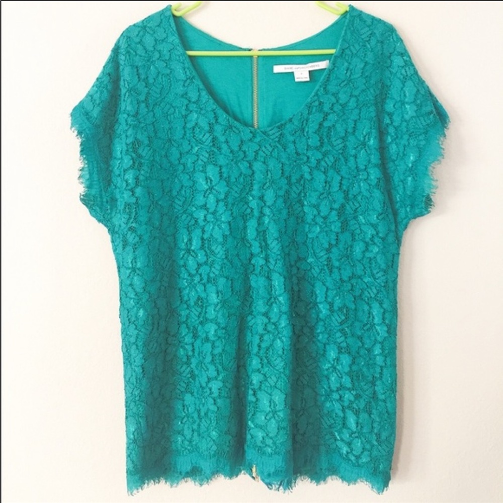 Beautiful Diane Von Furstenberg lace blouse/top S